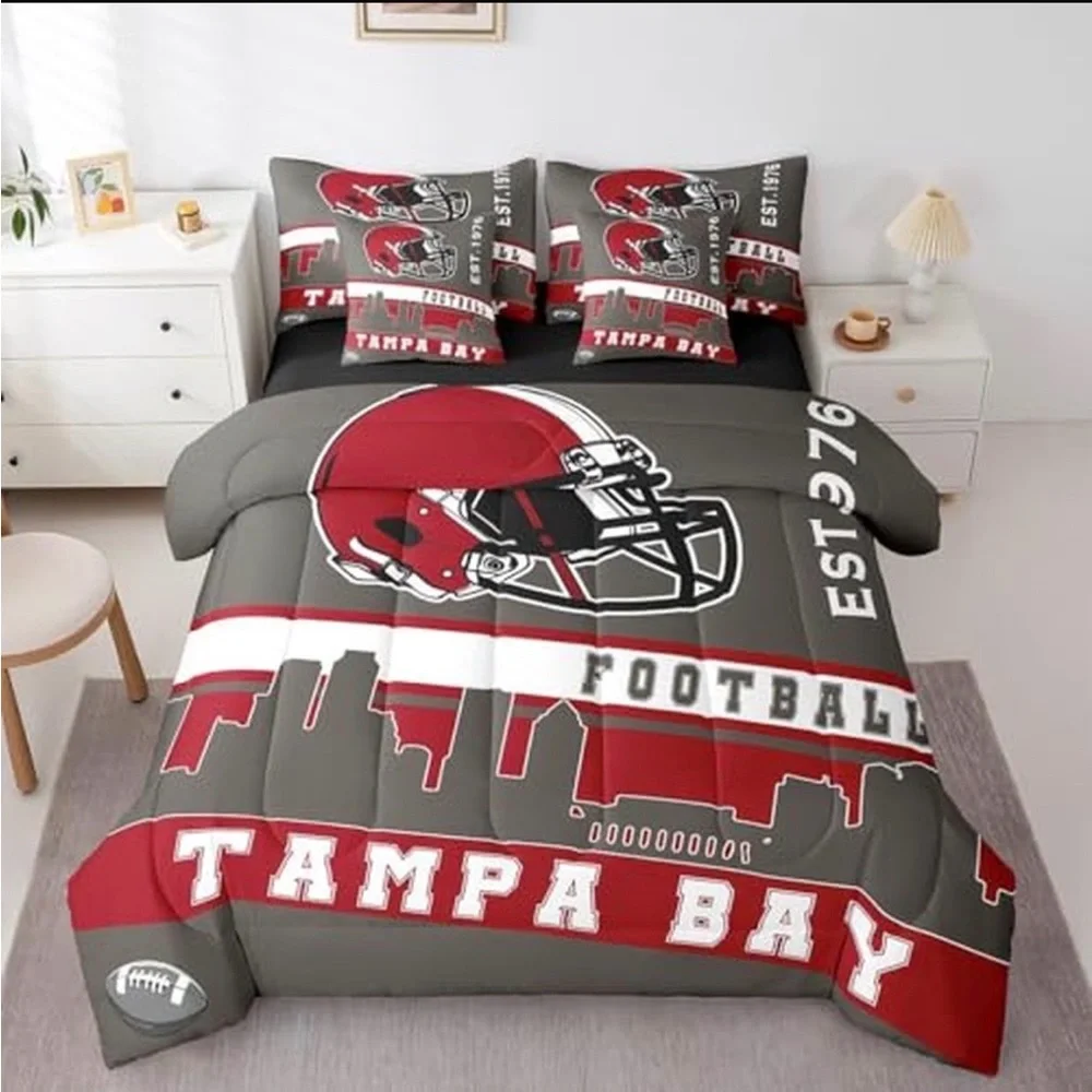 NWOT, Tampa Bay bedding set, king size, L48
